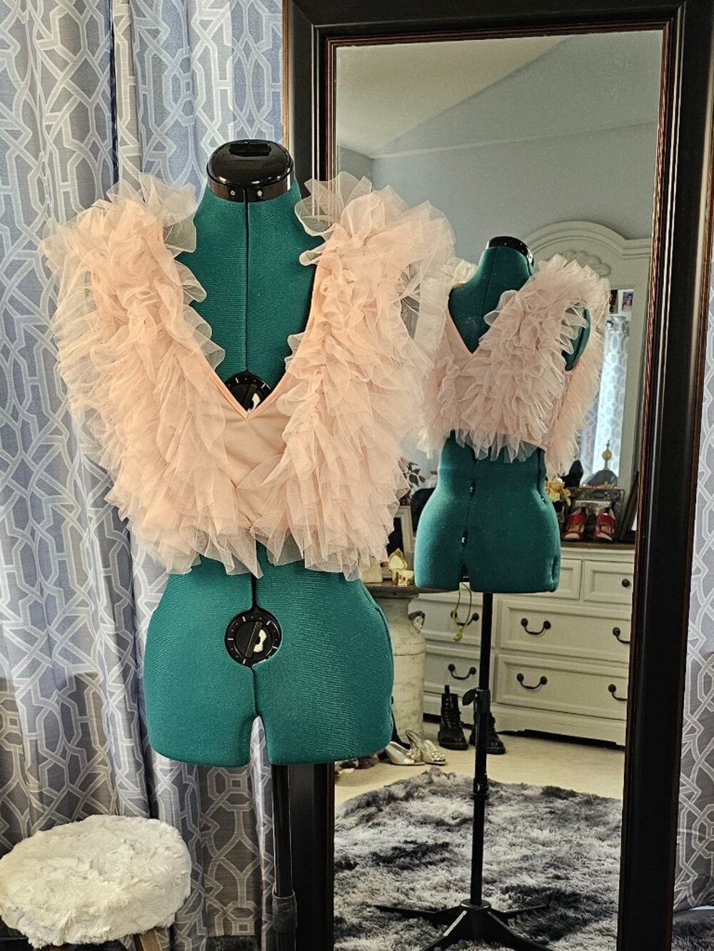 SHEIN Baby Pink Mesh Tiered Ruffle Crop Top – Deep V‑Neck & V‑Back, Size S